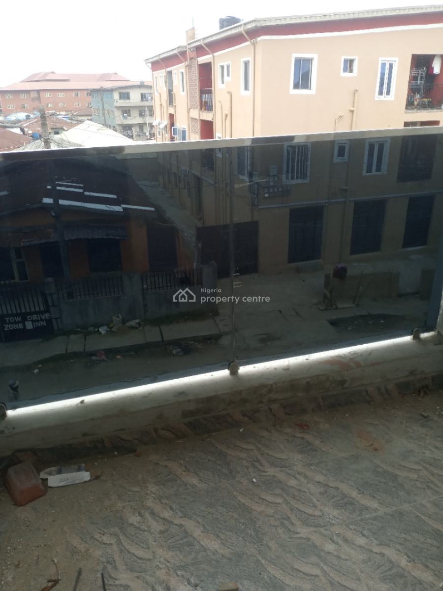 Newly Built 2 Bedroom, Itire Off Lawerson, Surulere, Lagos, Flat / Apartment for Rent