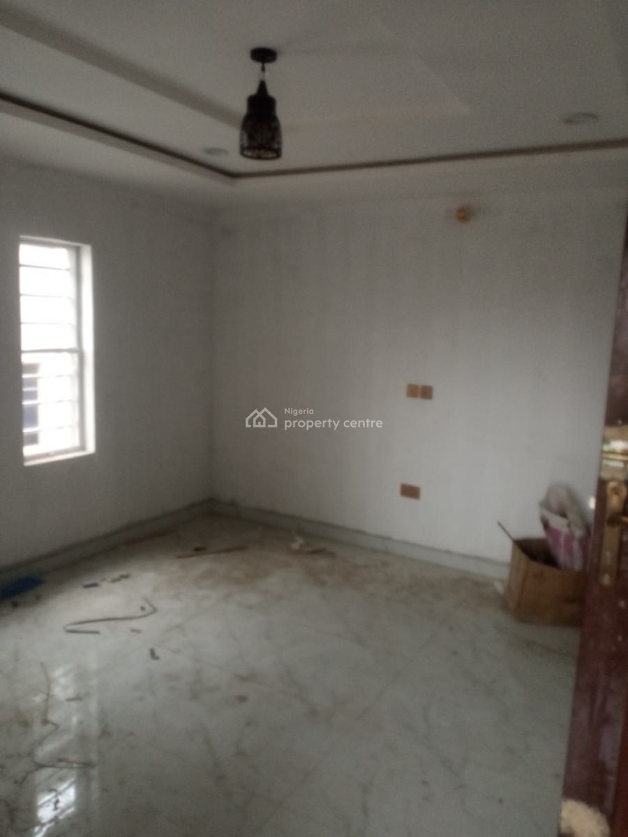 Newly Built 2 Bedroom, Itire Off Lawerson, Surulere, Lagos, Flat / Apartment for Rent