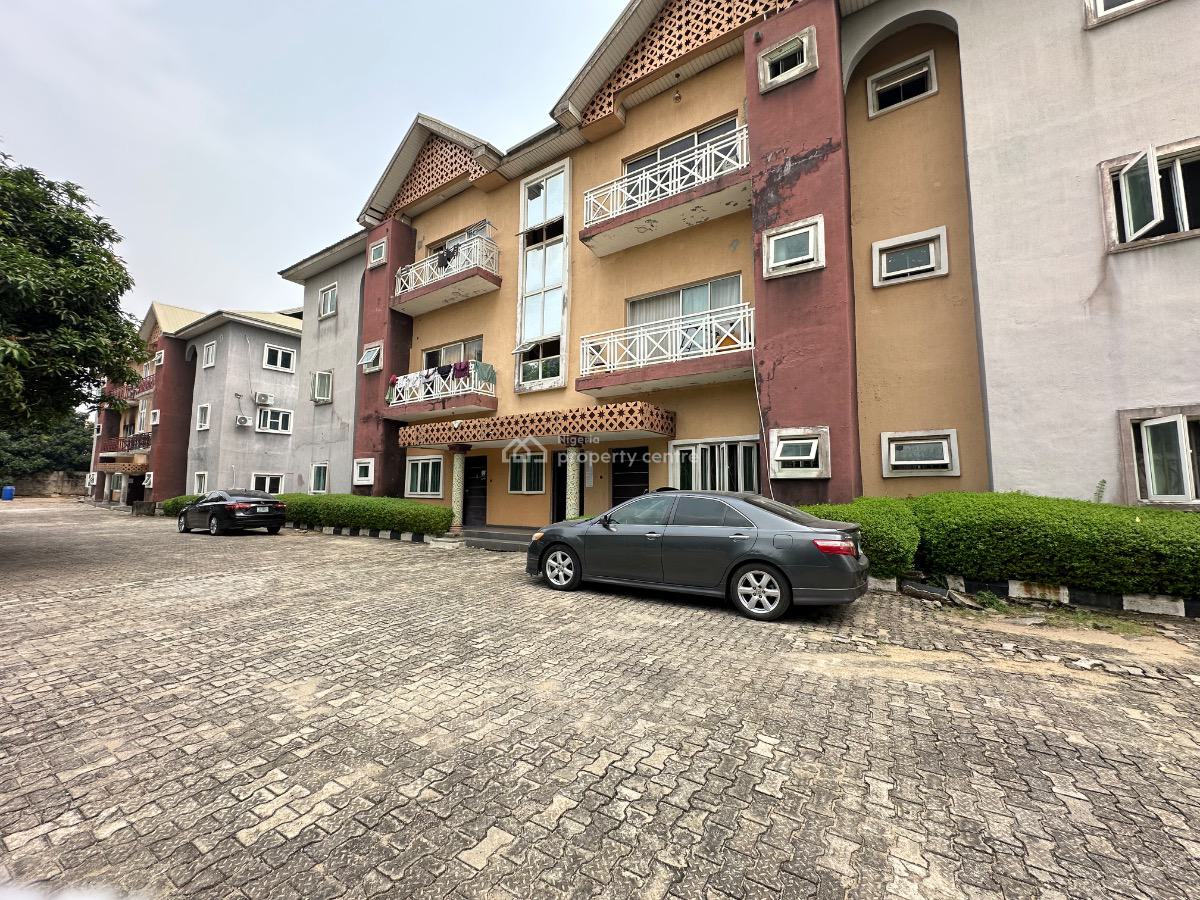 Well Located & Spacious 3 Bedroom Apartment, Eleganza Garden, Lekki, Lagos, Flat / Apartment for Rent