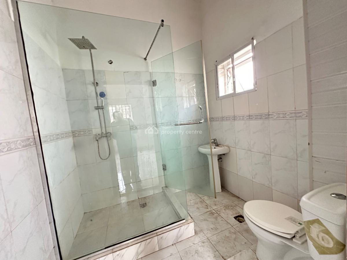 Well Located & Spacious 3 Bedroom Apartment, Eleganza Garden, Lekki, Lagos, Flat / Apartment for Rent