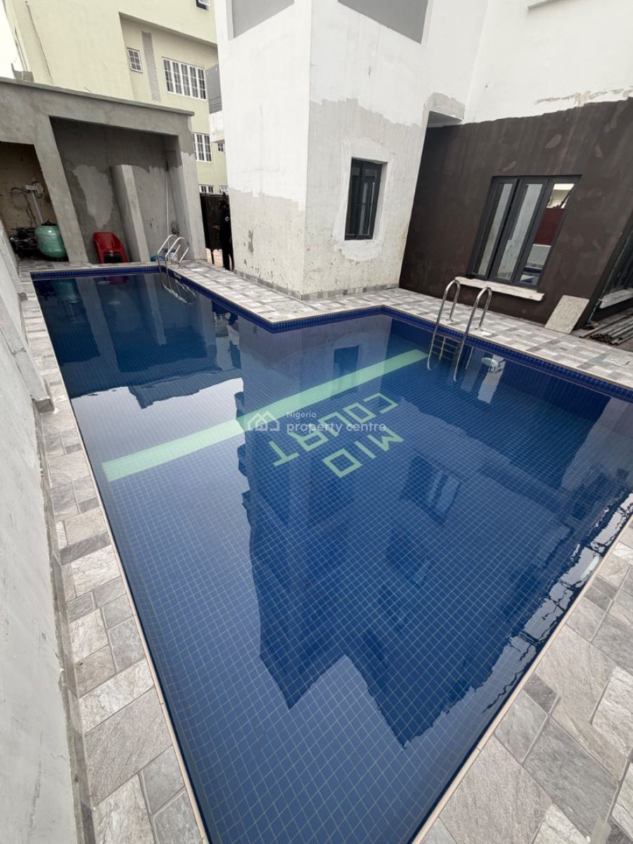 Spacious 2 Bedroom Apartment  with Swimming Pool, Right, Lekki Phase 1, Lekki, Lagos, Flat / Apartment for Sale