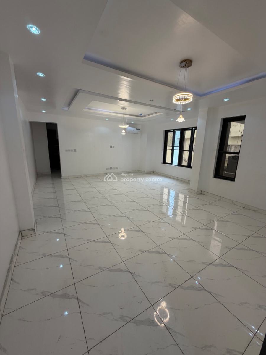 Spacious 2 Bedroom Apartment  with Swimming Pool, Right, Lekki Phase 1, Lekki, Lagos, Flat / Apartment for Sale