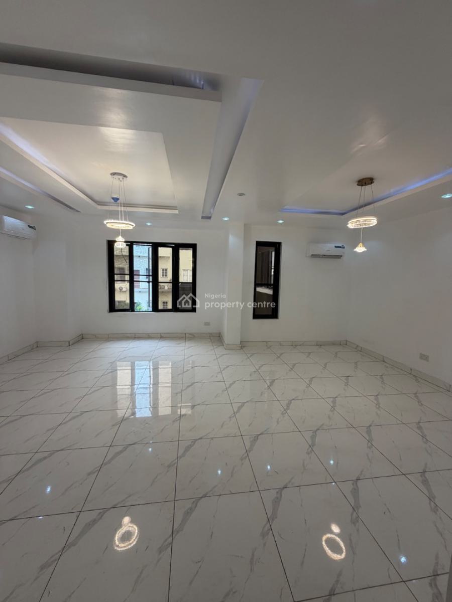 Spacious 2 Bedroom Apartment  with Swimming Pool, Right, Lekki Phase 1, Lekki, Lagos, Flat / Apartment for Sale