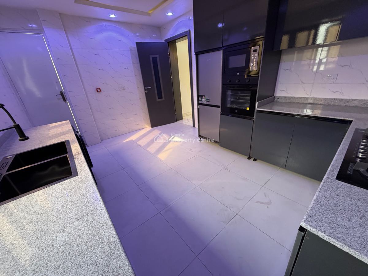 Spacious 2 Bedroom Apartment  with Swimming Pool, Right, Lekki Phase 1, Lekki, Lagos, Flat / Apartment for Sale