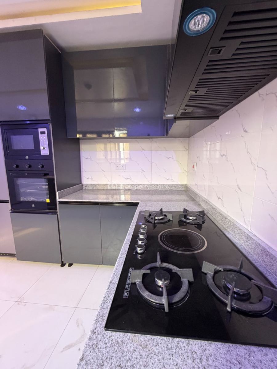 Spacious 2 Bedroom Apartment  with Swimming Pool, Right, Lekki Phase 1, Lekki, Lagos, Flat / Apartment for Sale