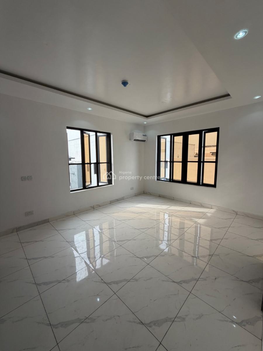 Spacious 2 Bedroom Apartment  with Swimming Pool, Right, Lekki Phase 1, Lekki, Lagos, Flat / Apartment for Sale