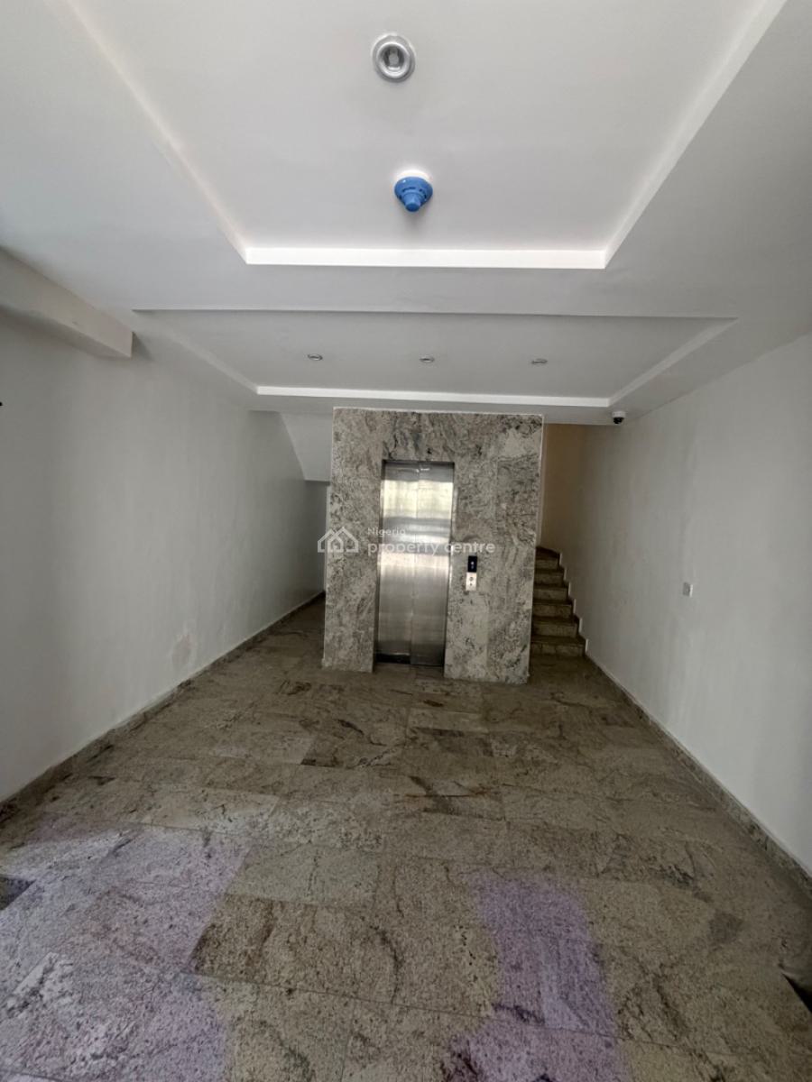Spacious 2 Bedroom Apartment  with Swimming Pool, Right, Lekki Phase 1, Lekki, Lagos, Flat / Apartment for Sale