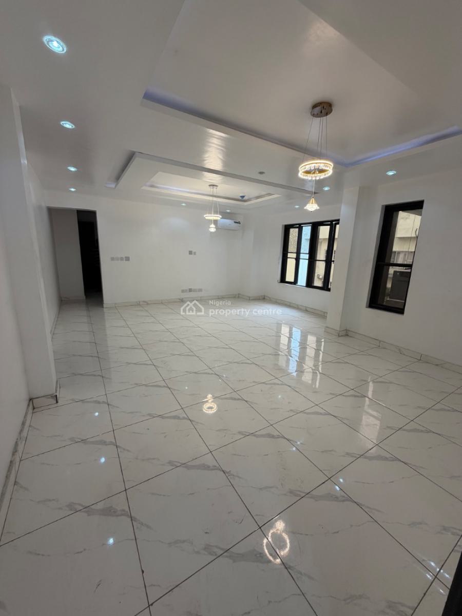 Spacious 2 Bedroom Apartment  with Swimming Pool, Right, Lekki Phase 1, Lekki, Lagos, Flat / Apartment for Sale