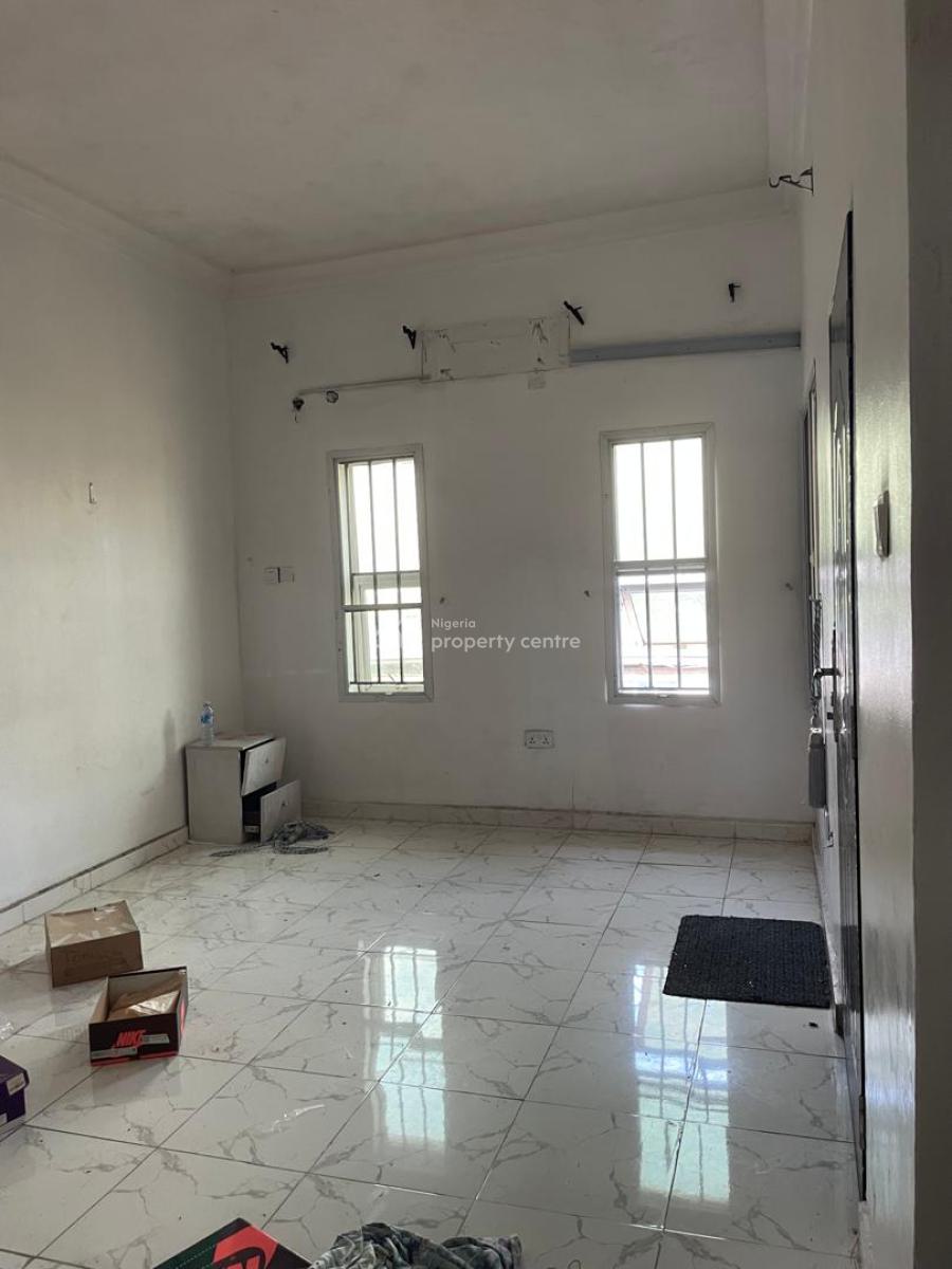 Distress Luxury 2 Bedroom Flat Serviced Apartment, Paradise 3 Estate Chevron Drive Opposite Ebano Supermarket, Lekki, Lagos, Flat / Apartment for Sale