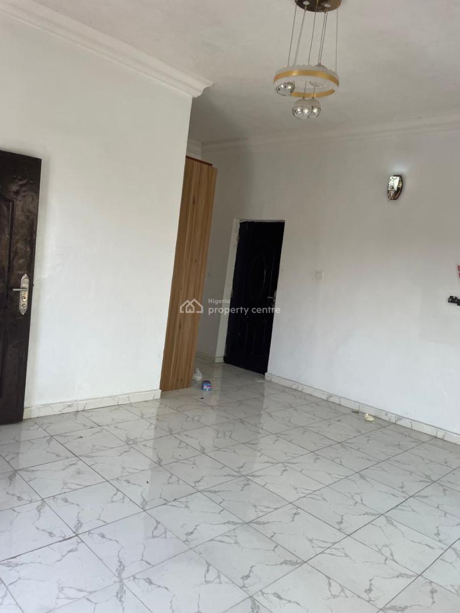 Distress Luxury 2 Bedroom Flat Serviced Apartment, Paradise 3 Estate Chevron Drive Opposite Ebano Supermarket, Lekki, Lagos, Flat / Apartment for Sale
