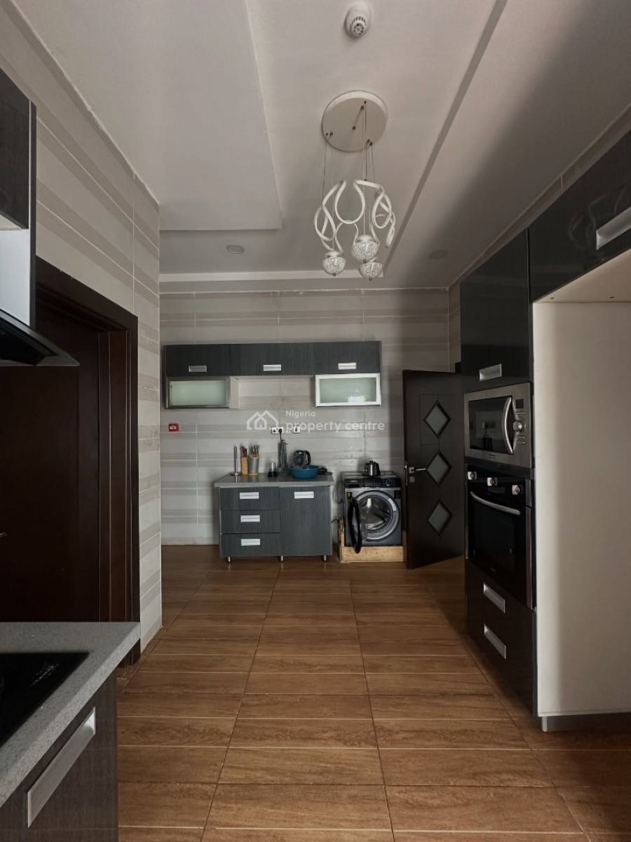 3 Bedroom Apartment with Pool & Ensuite Rooms, Lekki Phase 1, Lekki, Lagos, Flat / Apartment for Rent