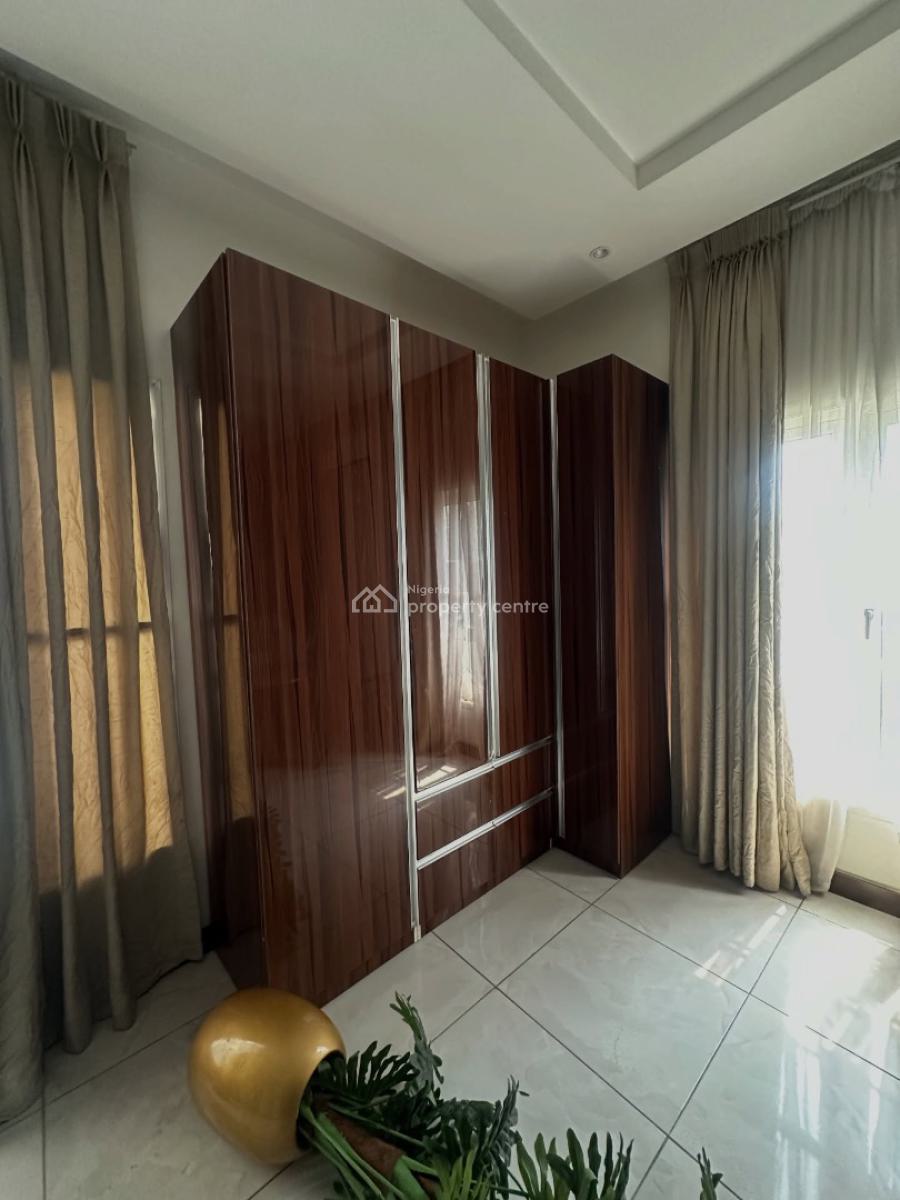 3 Bedroom Apartment with Pool & Ensuite Rooms, Lekki Phase 1, Lekki, Lagos, Flat / Apartment for Rent