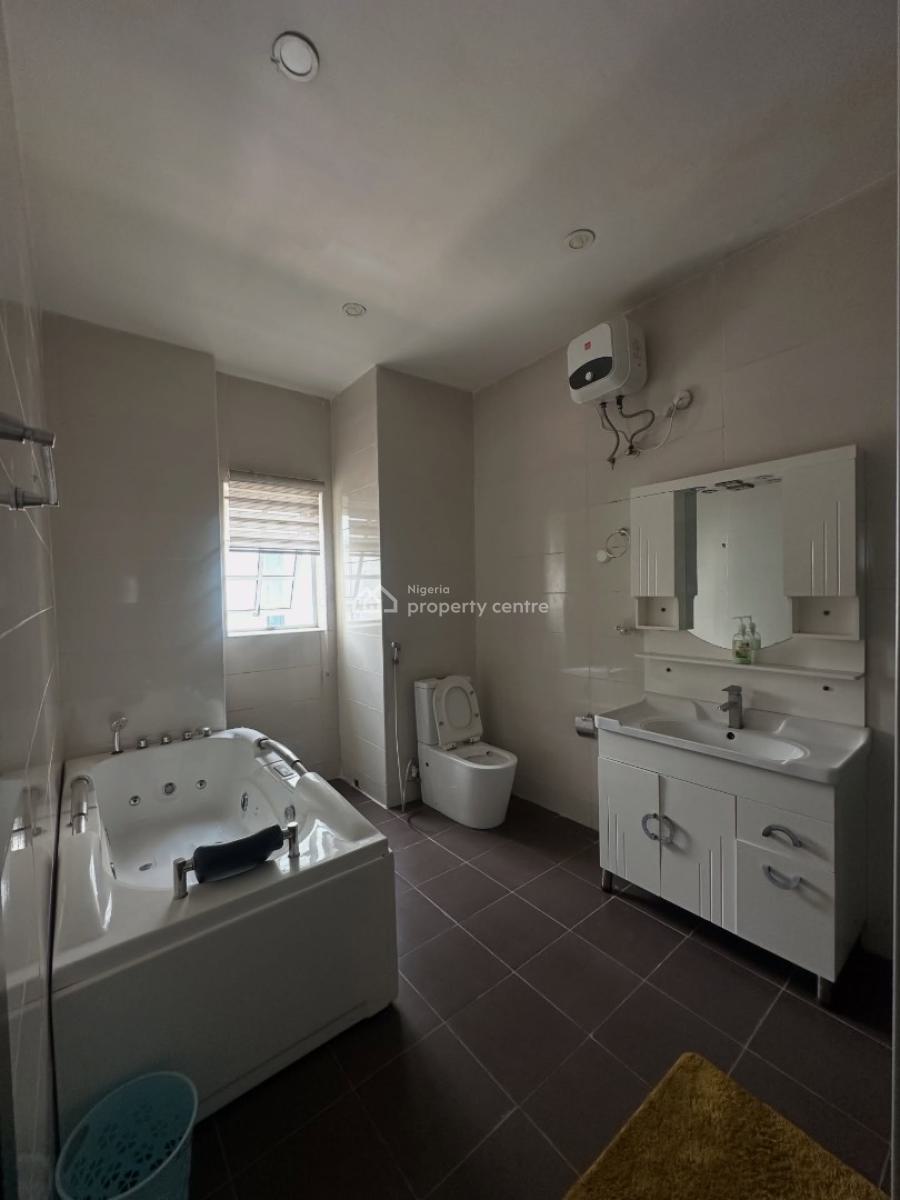 3 Bedroom Apartment with Pool & Ensuite Rooms, Lekki Phase 1, Lekki, Lagos, Flat / Apartment for Rent