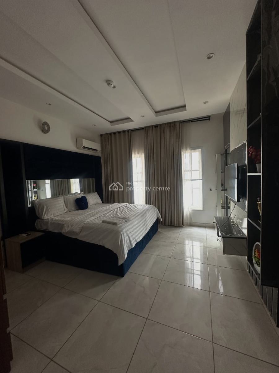 3 Bedroom Apartment with Pool & Ensuite Rooms, Lekki Phase 1, Lekki, Lagos, Flat / Apartment for Rent