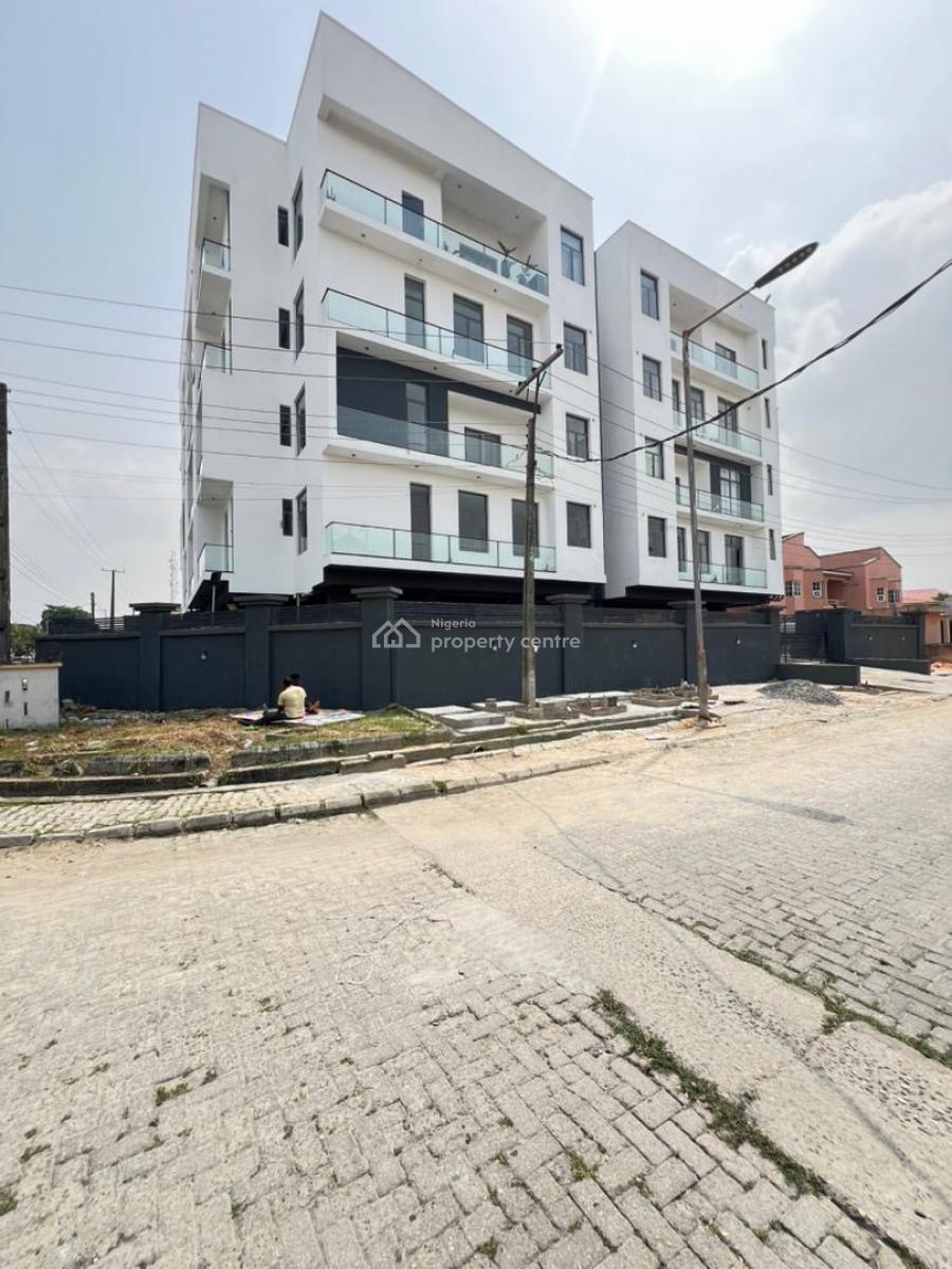 Spacious 2 Bedroom Apartment with  Gym and Elevator Suitable for Investment, Lekki Phase 1, Lekki, Lagos, Block of Flats for Sale