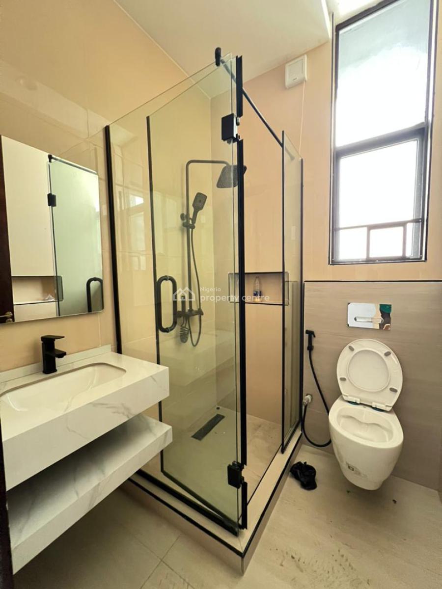 3 Bedroom Apartment with Elevator , Swimming Pool , Gym and Bq, Lekki Phase 1, Lekki, Lagos, Block of Flats for Sale