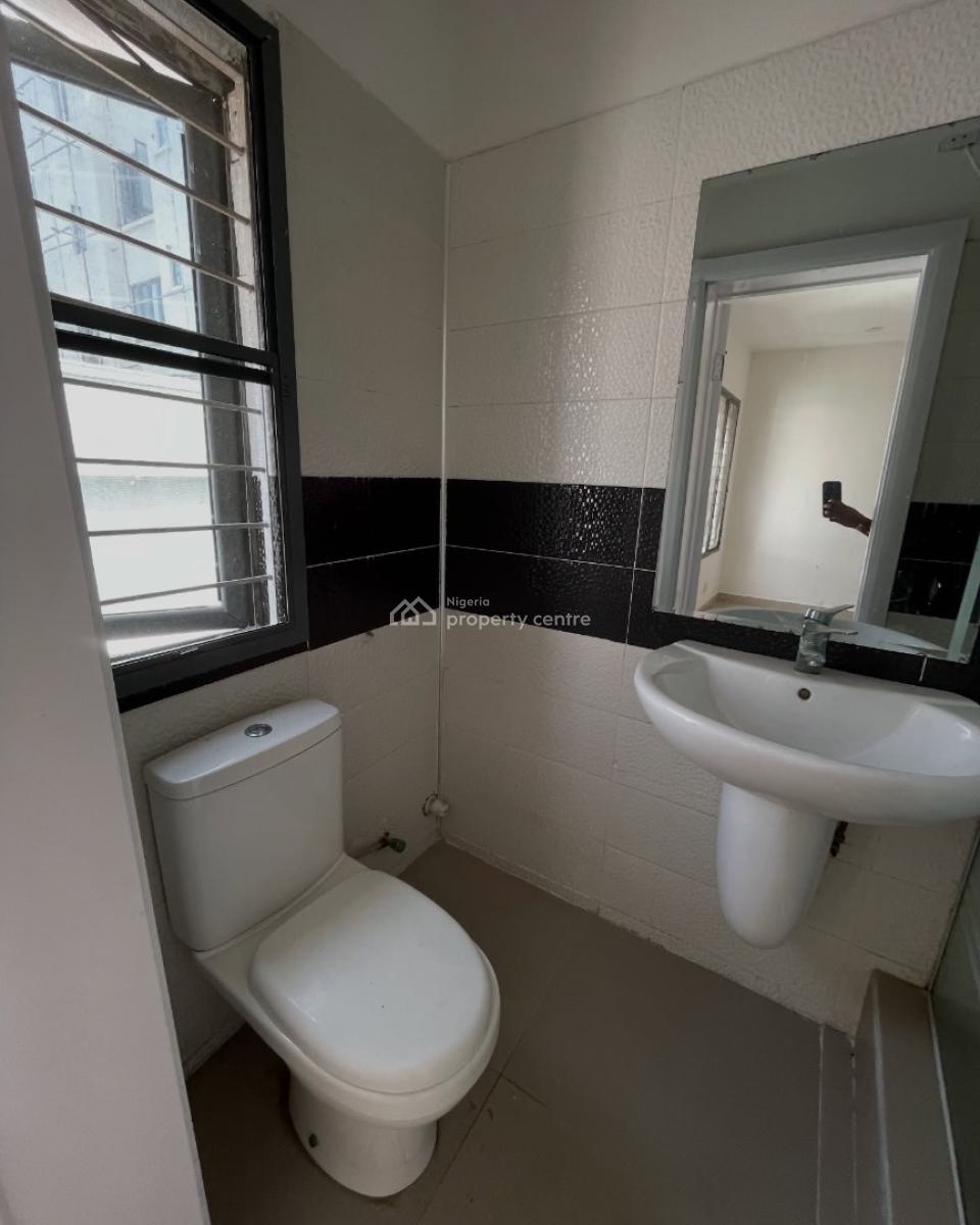 Serviced 2 Bedroom Apartment with Spacious Rooms, Lekki Right, Lekki Phase 1, Lekki, Lagos, Flat / Apartment for Rent