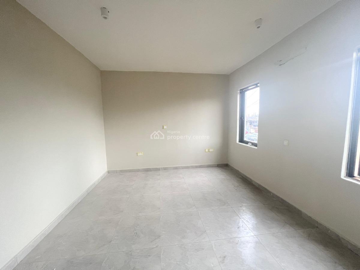 2 Bedroom Flat, Greater Lagos County, Surulere, Lagos, House for Sale