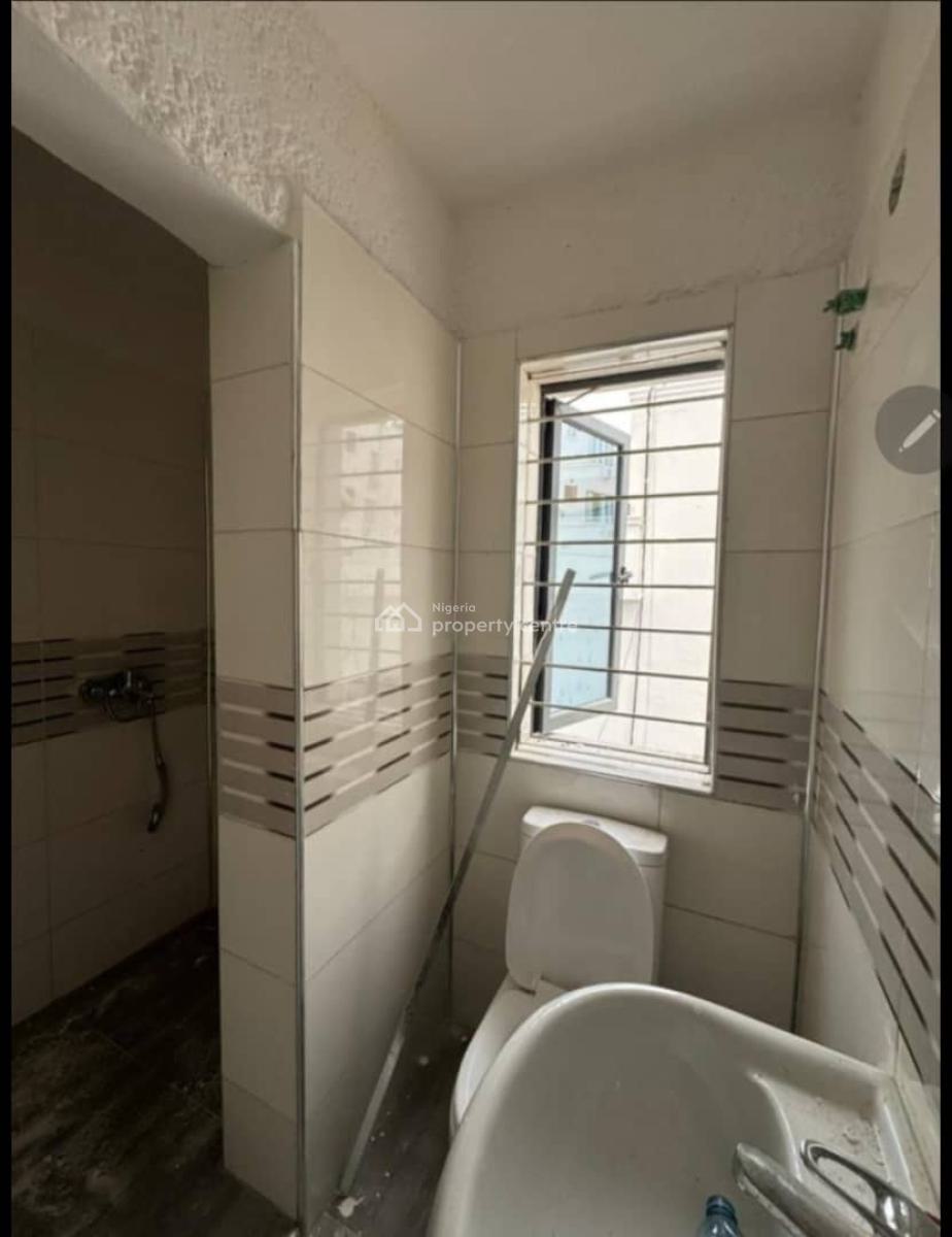 1 Bedroom Apartment in a Secure Estate, Lekki Phase 1, Lekki, Lagos, Mini Flat (room and Parlour) for Rent