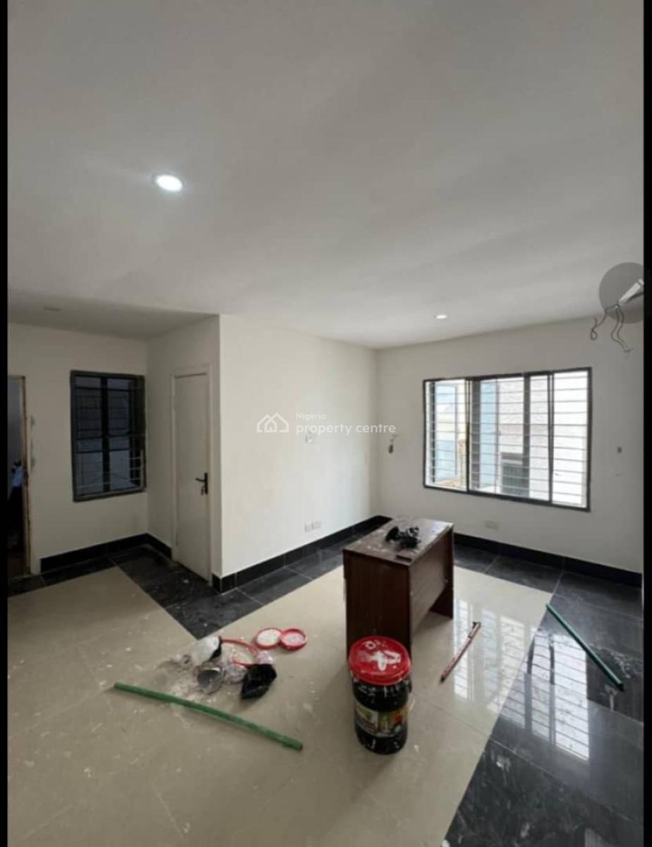 1 Bedroom Apartment in a Secure Estate, Lekki Phase 1, Lekki, Lagos, Mini Flat (room and Parlour) for Rent
