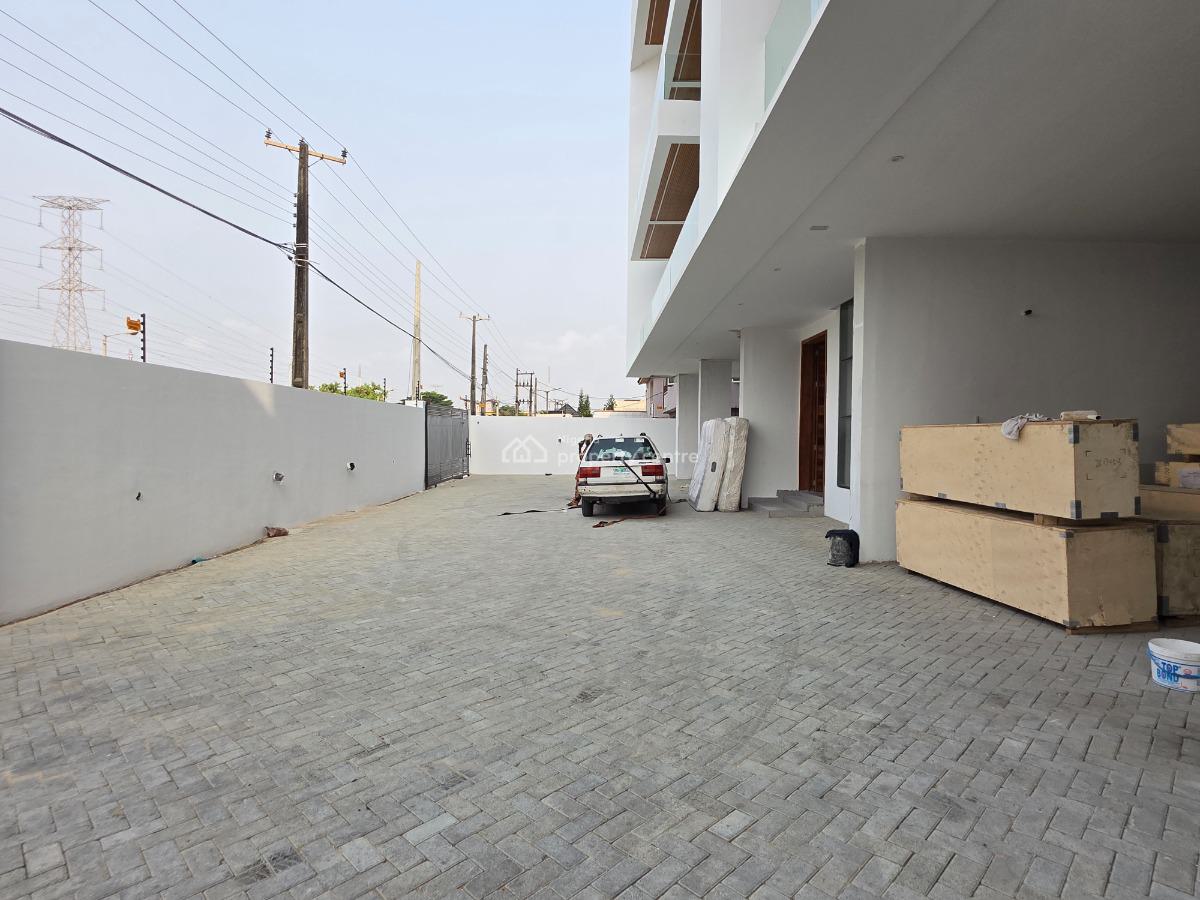 1 Bedroom Apartment, Lekki Phase 1, Lekki, Lagos, Flat / Apartment for Sale