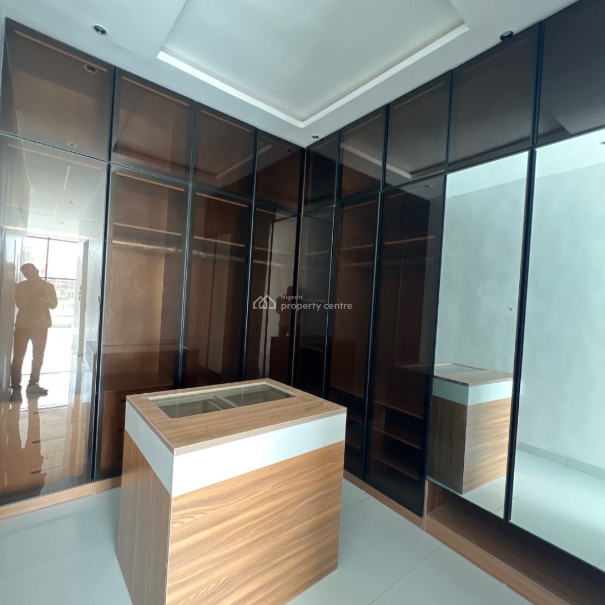 5 Bedroom &bq  300 Million, Ajah, Lagos, Detached Duplex for Sale