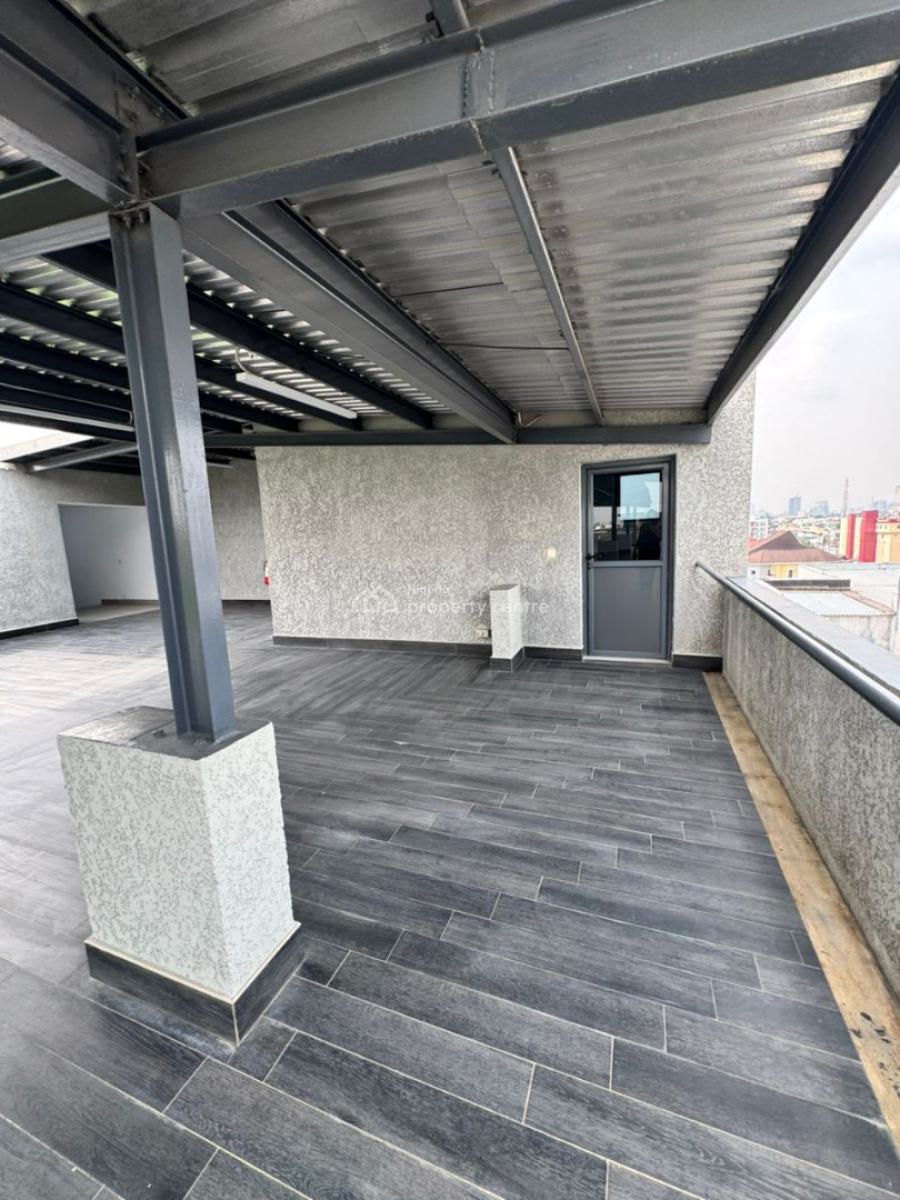 Prime Rooftop / Terrace Space, Lekki Phase 1, Lekki, Lagos, Commercial Property for Rent