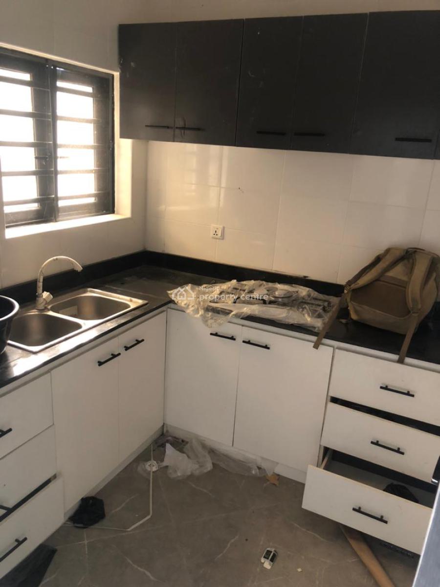2 Bedroom Apartment, Ologolo, Lekki, Lagos, Flat / Apartment for Rent