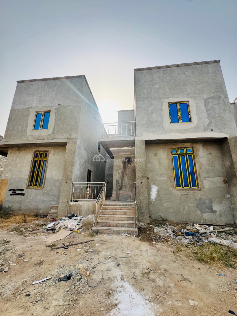 Well Built & Spacious 3beds Duplex in a Gated Estate, Lugbe District, Abuja, Semi-detached Duplex for Sale