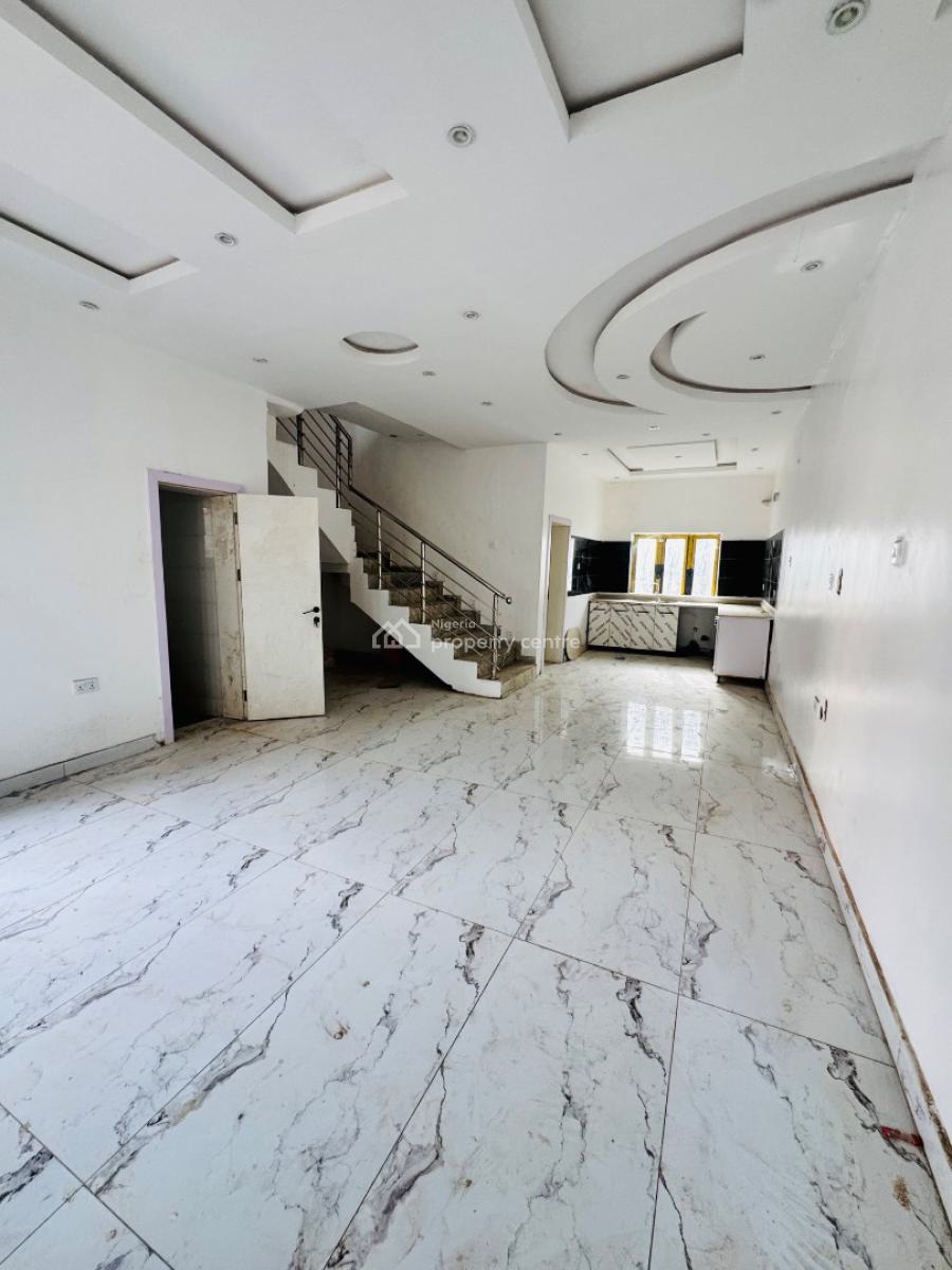 Well Built & Spacious 3beds Duplex in a Gated Estate, Lugbe District, Abuja, Semi-detached Duplex for Sale