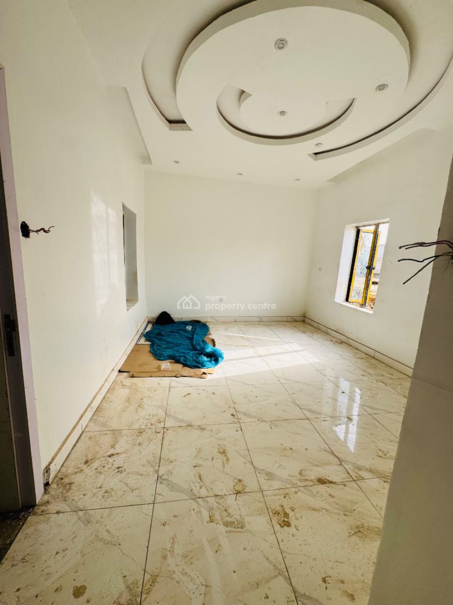 Well Built & Spacious 3beds Duplex in a Gated Estate, Lugbe District, Abuja, Semi-detached Duplex for Sale