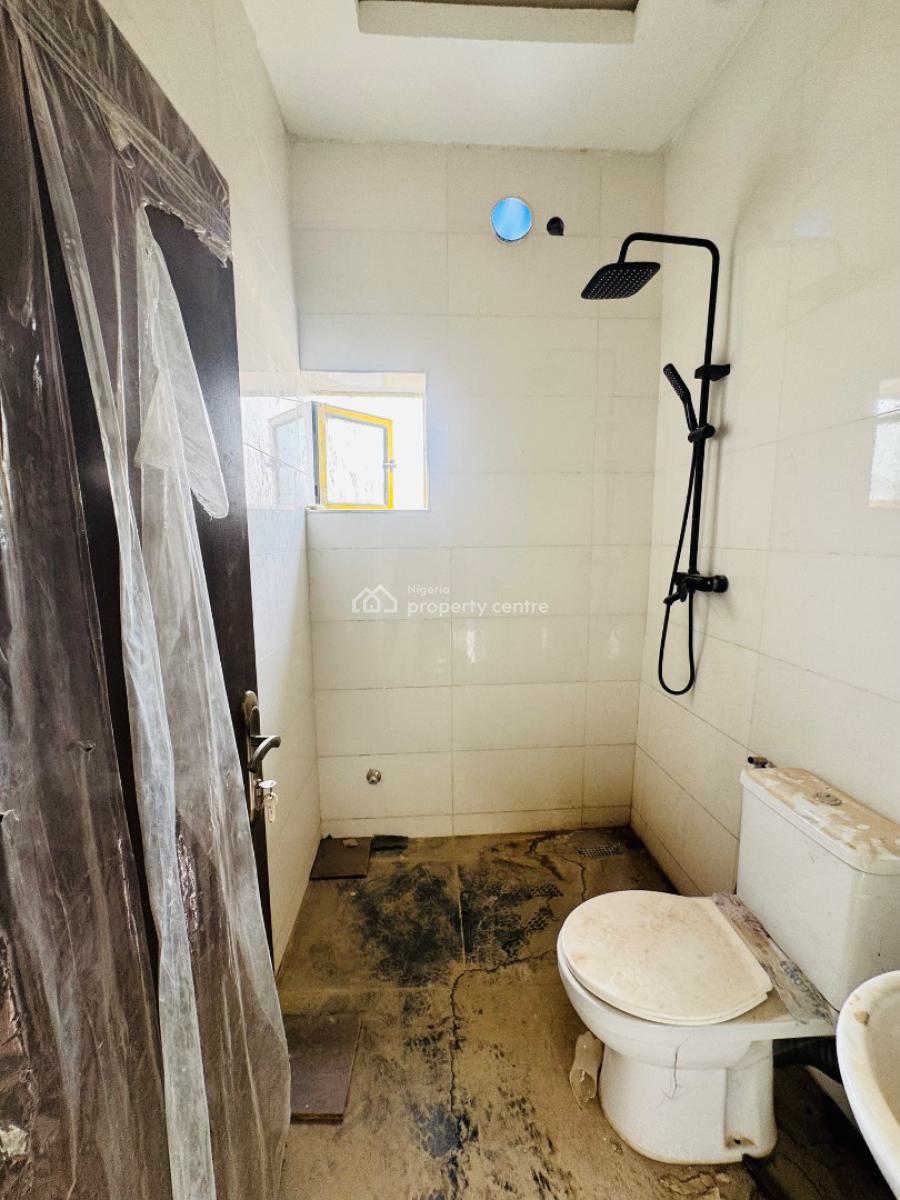 Well Built & Spacious 3beds Duplex in a Gated Estate, Lugbe District, Abuja, Semi-detached Duplex for Sale