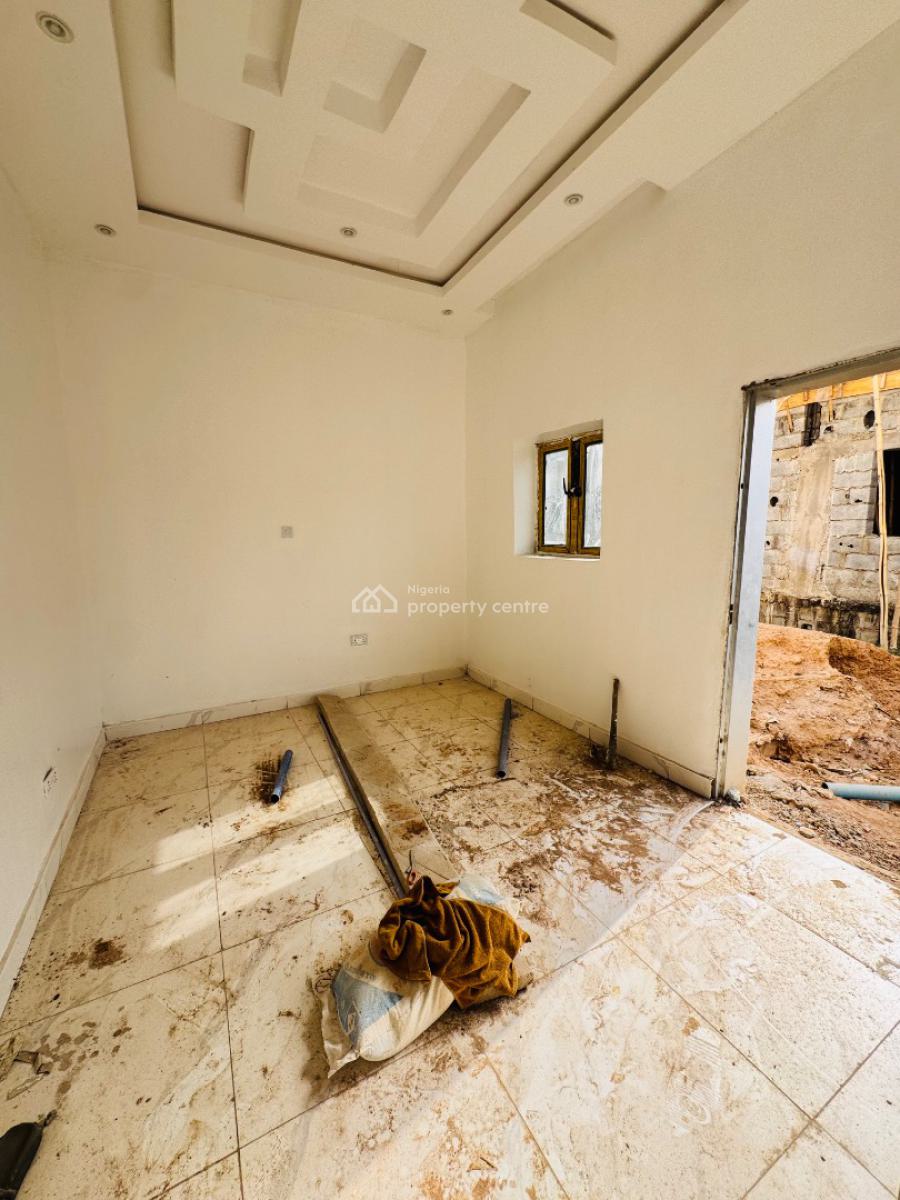 Well Built & Spacious 3beds Duplex in a Gated Estate, Lugbe District, Abuja, Semi-detached Duplex for Sale