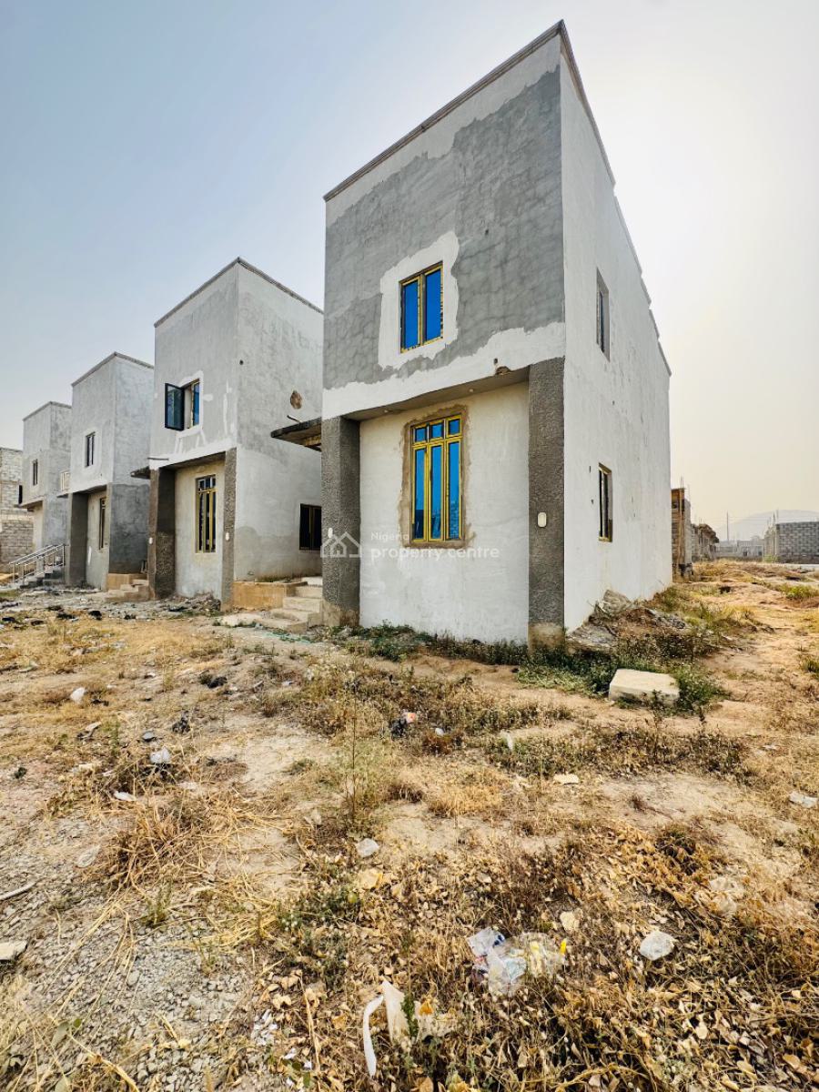 Well Built & Spacious 3beds Duplex in a Gated Estate, Lugbe District, Abuja, Semi-detached Duplex for Sale