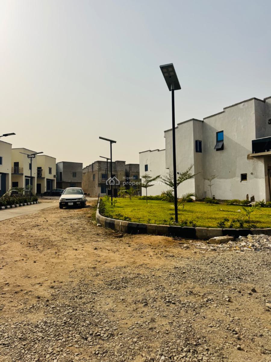 Well Built & Spacious 3beds Duplex in a Gated Estate, Lugbe District, Abuja, Semi-detached Duplex for Sale