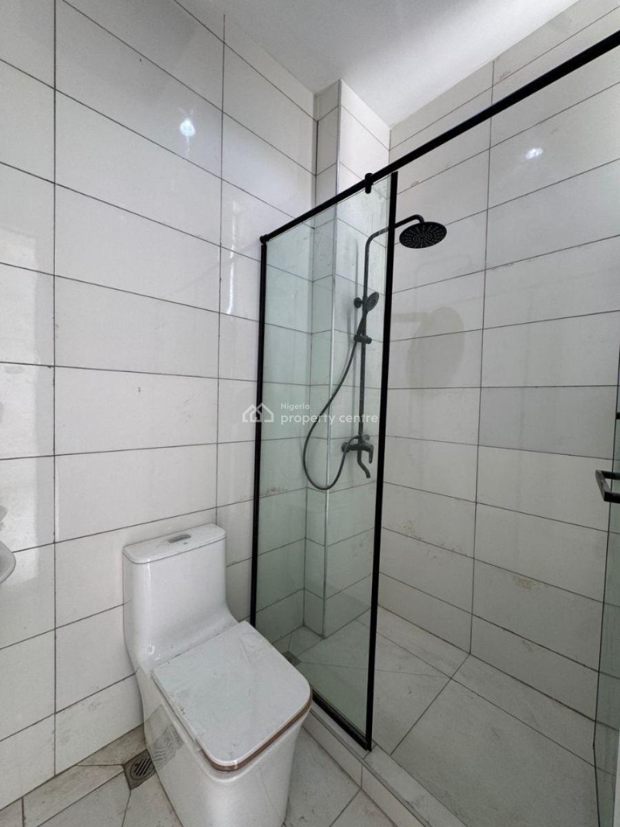 Spacious and Fully Serviced 2 Bed Apartment with Gym, Pool & Elevator, Lekki Phase 1, Lekki, Lagos, Block of Flats for Sale