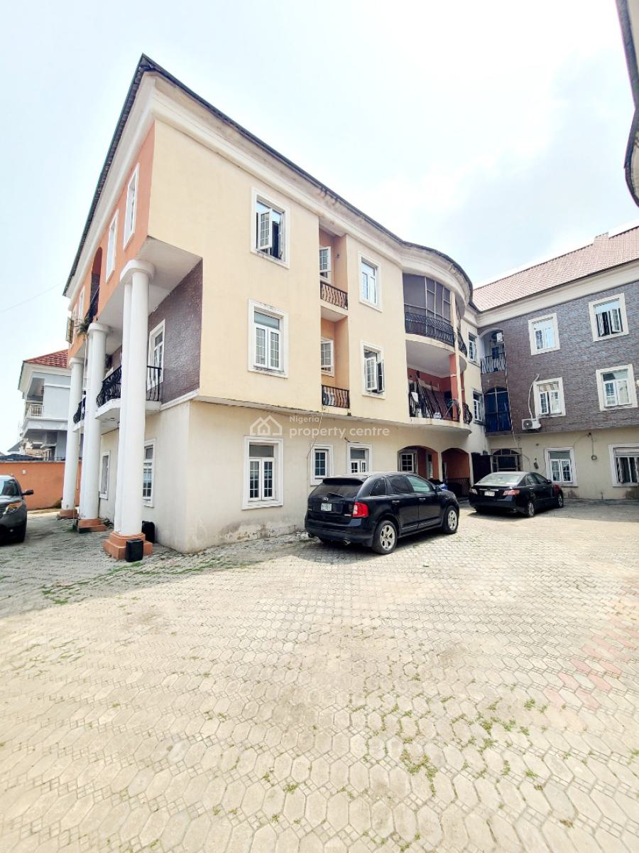 Spacious 3 Bedroom Flat with 1bq_ Upstairs, Chevron Estate, Chevron Drive, Lekki, Lagos, Flat / Apartment for Rent