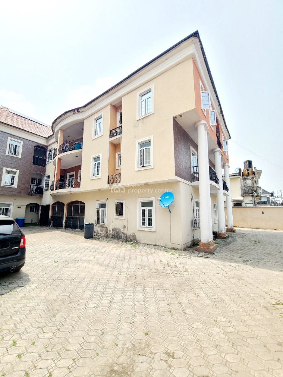 Spacious 3 Bedroom Flat with 1bq_ Upstairs, Chevron Estate, Chevron Drive, Lekki, Lagos, Flat / Apartment for Rent