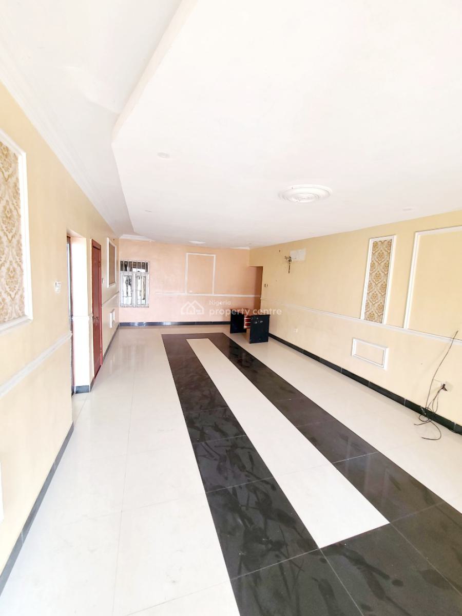 Spacious 3 Bedroom Flat with 1bq_ Upstairs, Chevron Estate, Chevron Drive, Lekki, Lagos, Flat / Apartment for Rent