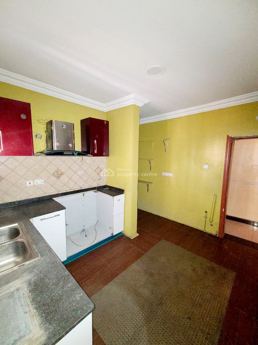 Spacious 3 Bedroom Flat with 1bq_ Upstairs, Chevron Estate, Chevron Drive, Lekki, Lagos, Flat / Apartment for Rent