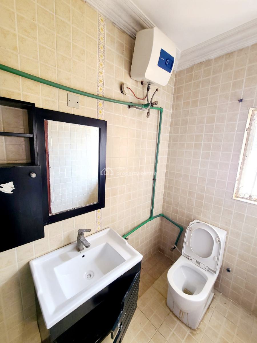 Spacious 3 Bedroom Flat with 1bq_ Upstairs, Chevron Estate, Chevron Drive, Lekki, Lagos, Flat / Apartment for Rent