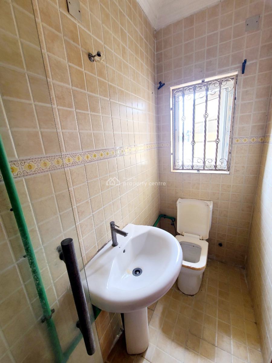 Spacious 3 Bedroom Flat with 1bq_ Upstairs, Chevron Estate, Chevron Drive, Lekki, Lagos, Flat / Apartment for Rent