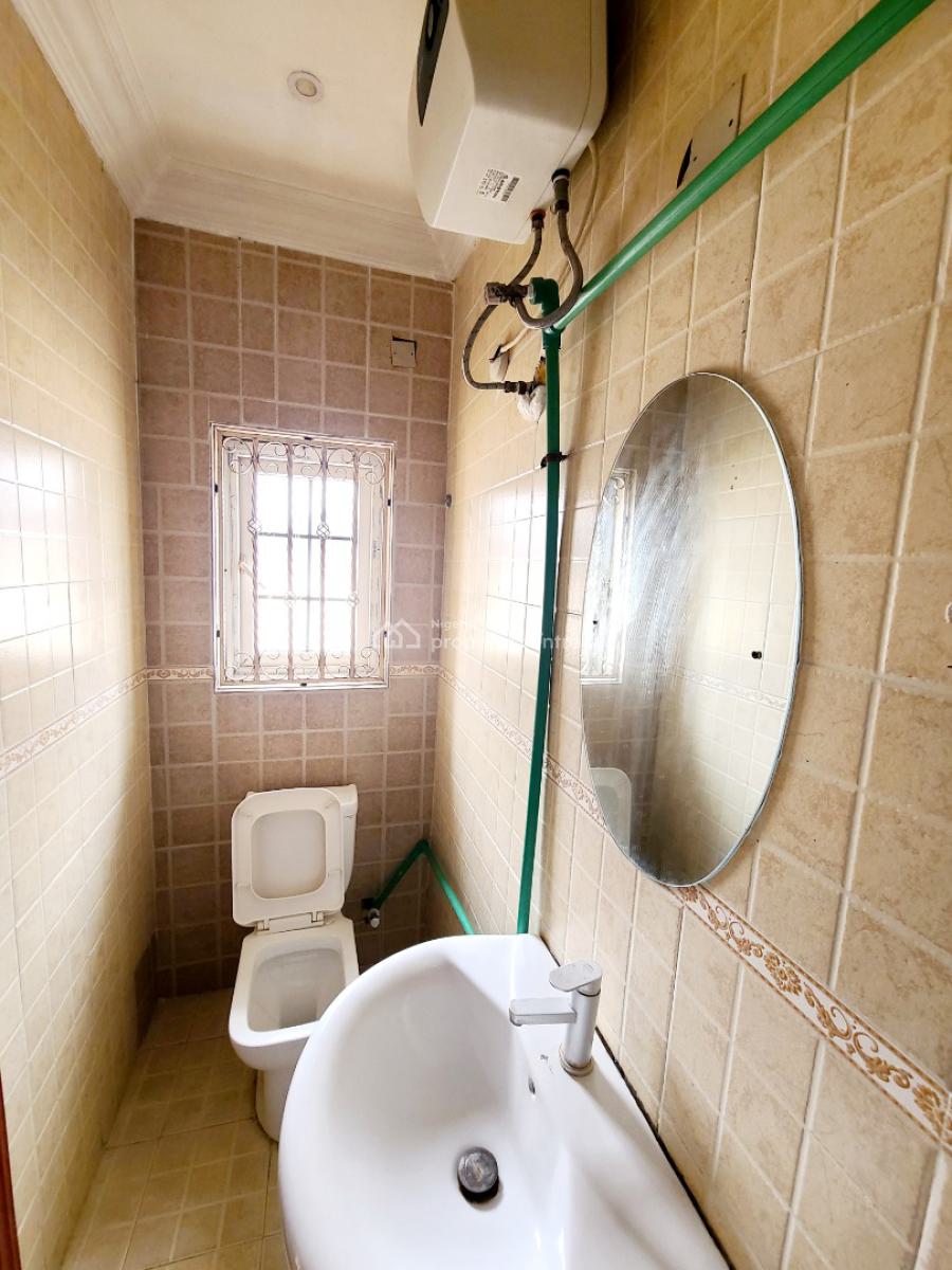 Spacious 3 Bedroom Flat with 1bq_ Upstairs, Chevron Estate, Chevron Drive, Lekki, Lagos, Flat / Apartment for Rent