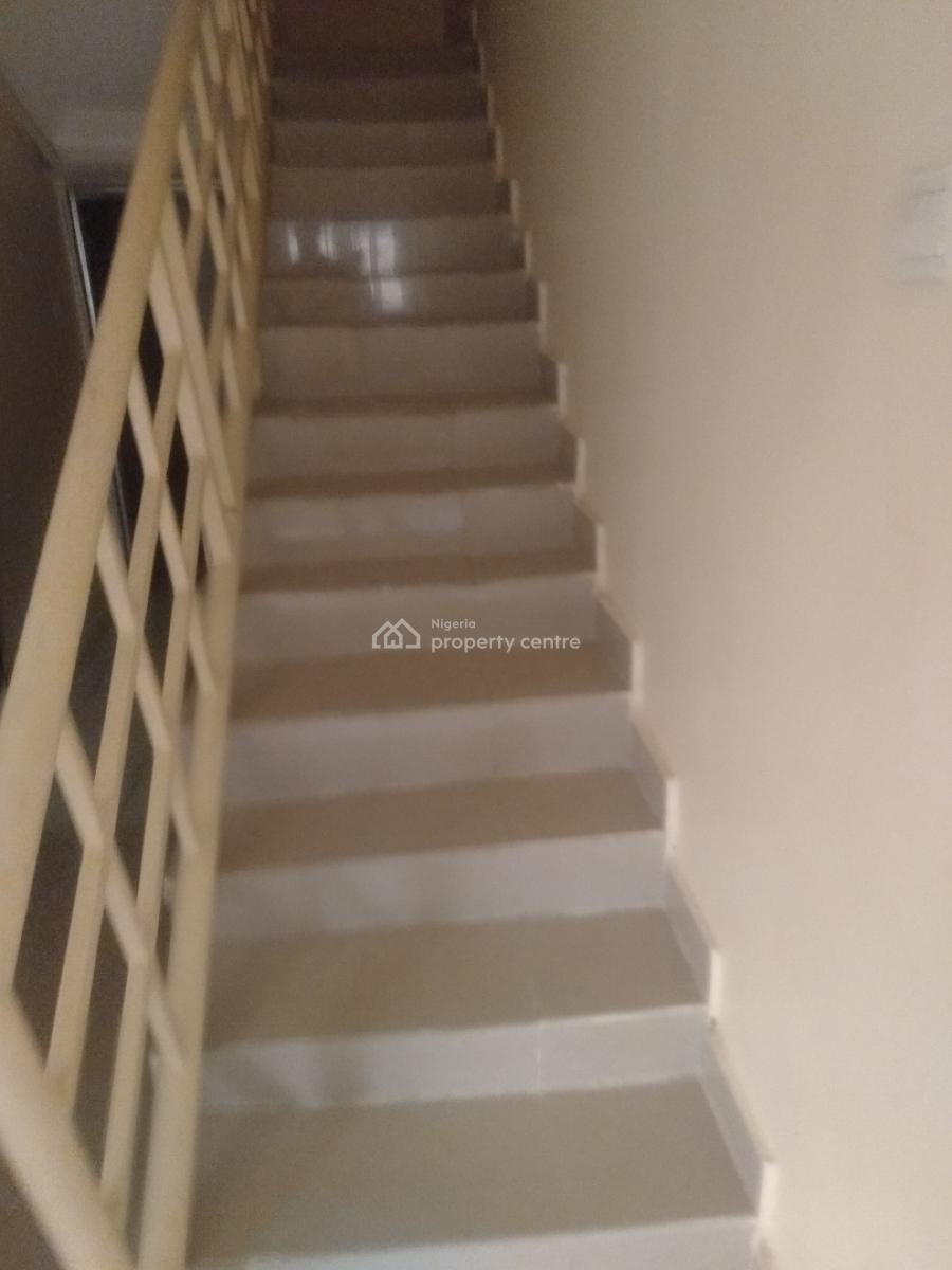 Massive 4-bedroom Semi Detached Duplex with 2-bedroom Bq, 3rd Avenue, Gwarinpa, Abuja, Semi-detached Duplex for Rent