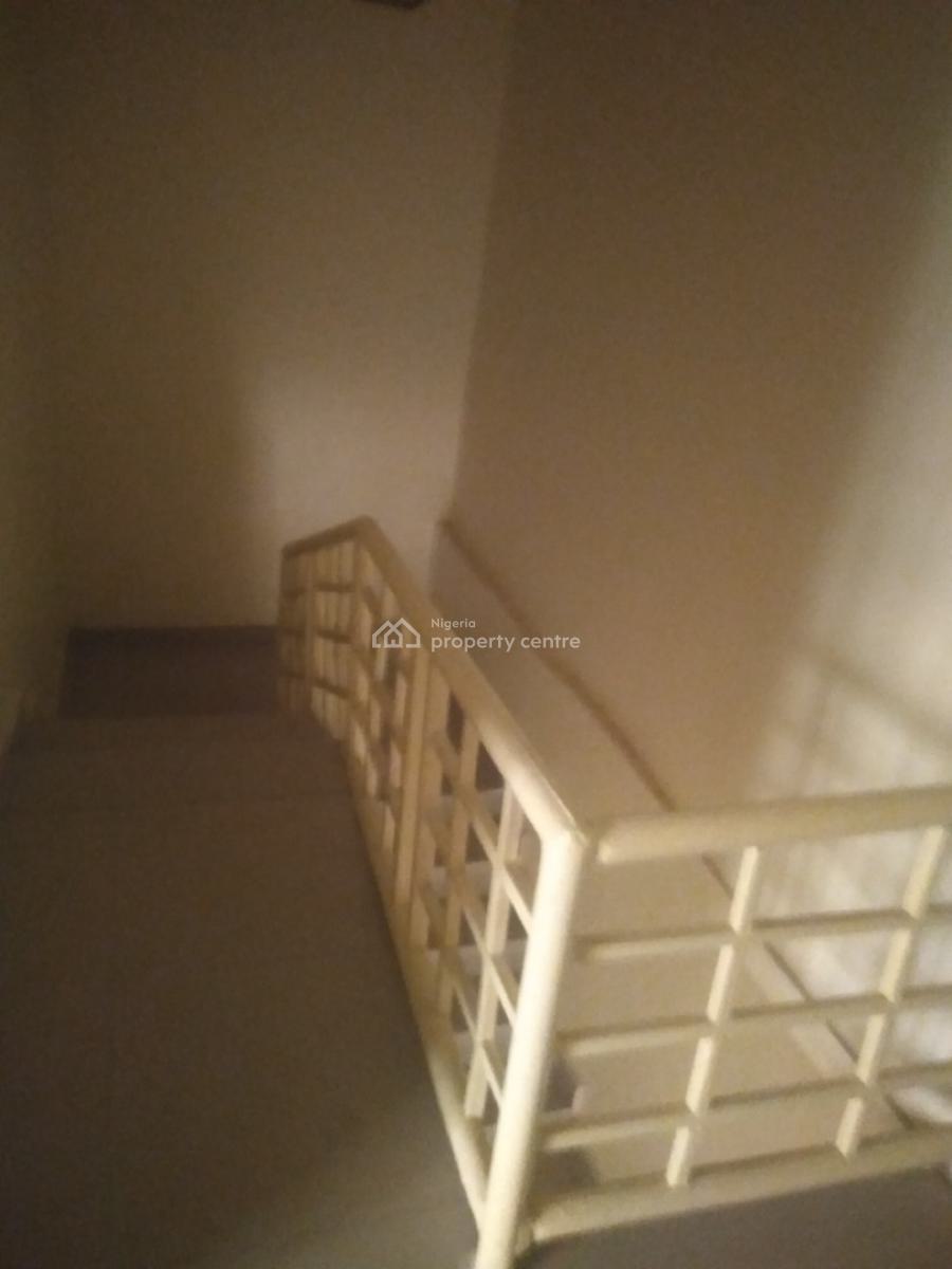 Massive 4-bedroom Semi Detached Duplex with 2-bedroom Bq, 3rd Avenue, Gwarinpa, Abuja, Semi-detached Duplex for Rent