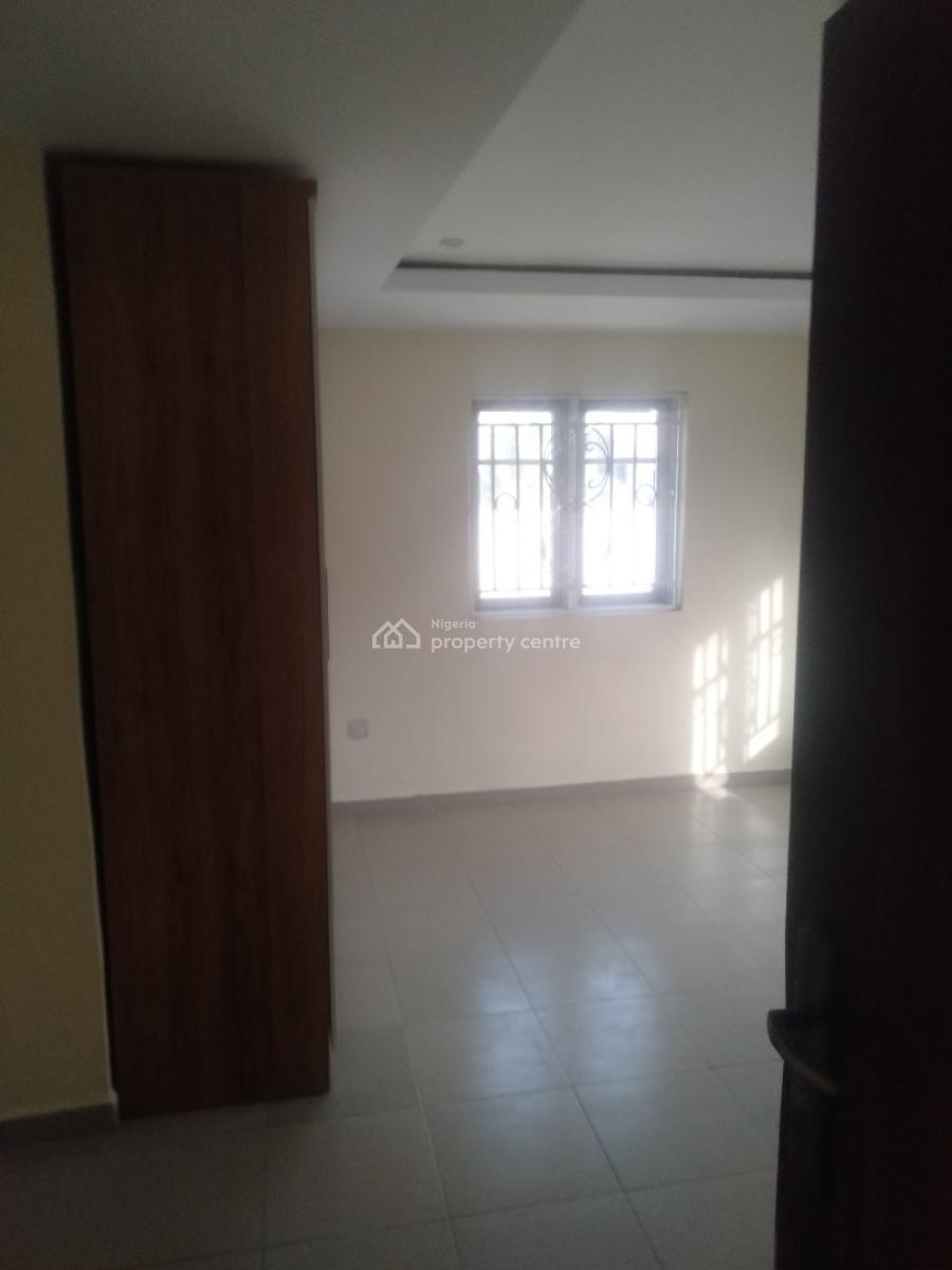 Massive 4-bedroom Semi Detached Duplex with 2-bedroom Bq, 3rd Avenue, Gwarinpa, Abuja, Semi-detached Duplex for Rent