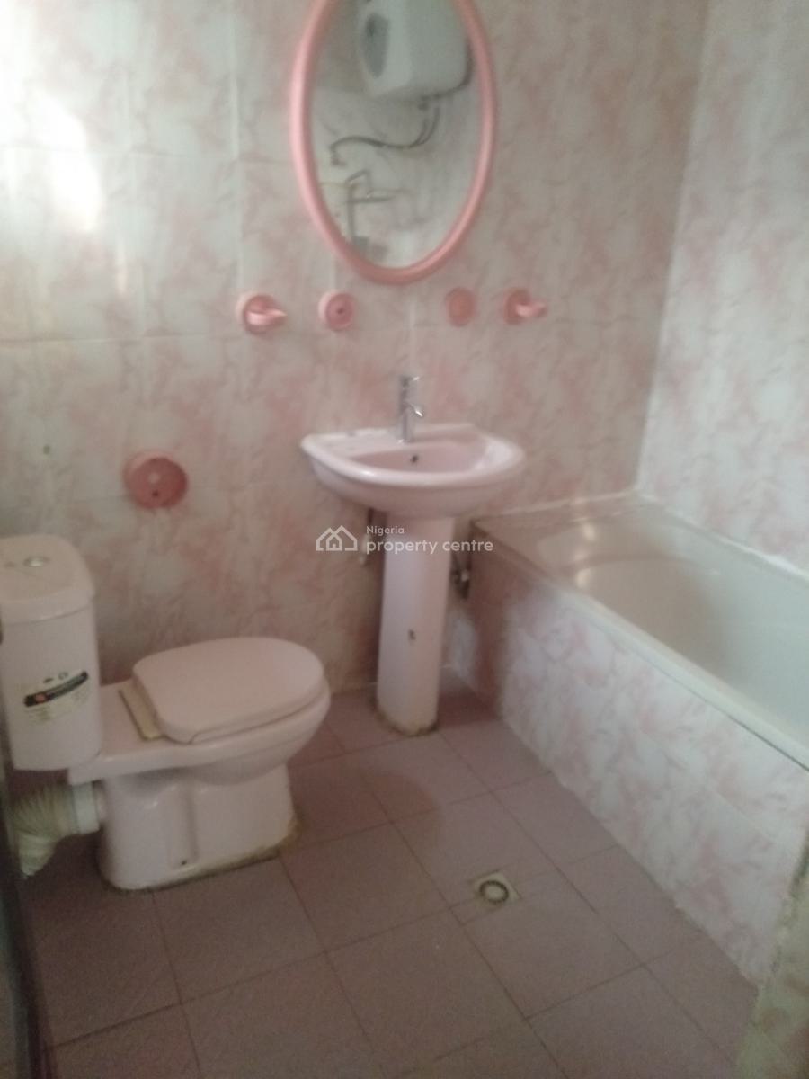 Massive 4-bedroom Semi Detached Duplex with 2-bedroom Bq, 3rd Avenue, Gwarinpa, Abuja, Semi-detached Duplex for Rent