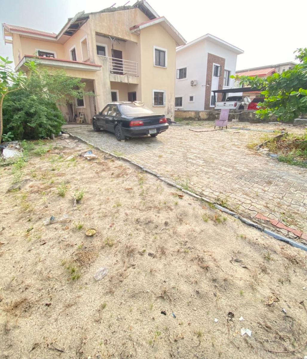 600sqm Land with an Old Building Located in a Very Strategic Location, Buenavista Estate Orchid Lekki Lagos, Lafiaji, Lekki, Lagos, Residential Land for Sale