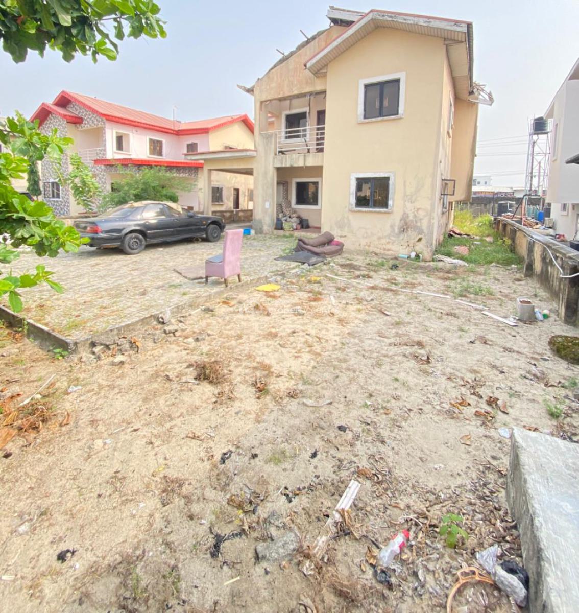 600sqm Land with an Old Building Located in a Very Strategic Location, Buenavista Estate Orchid Lekki Lagos, Lafiaji, Lekki, Lagos, Residential Land for Sale
