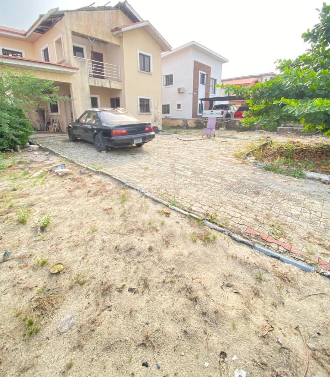 600sqm Land with an Old Building Located in a Very Strategic Location, Buenavista Estate Orchid Lekki Lagos, Lafiaji, Lekki, Lagos, Residential Land for Sale